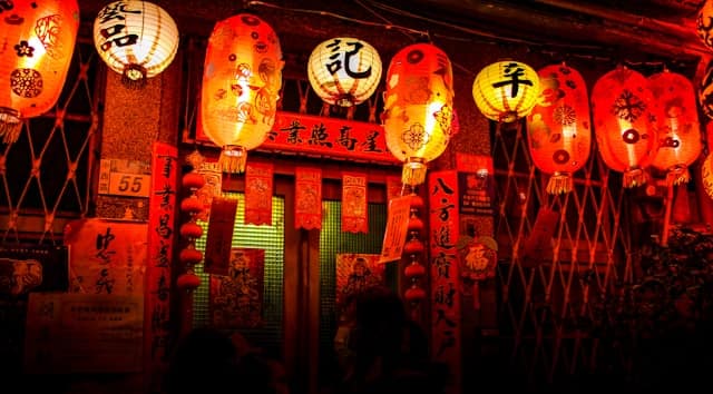 lanterne cinesi di notte, oroscopo cinese